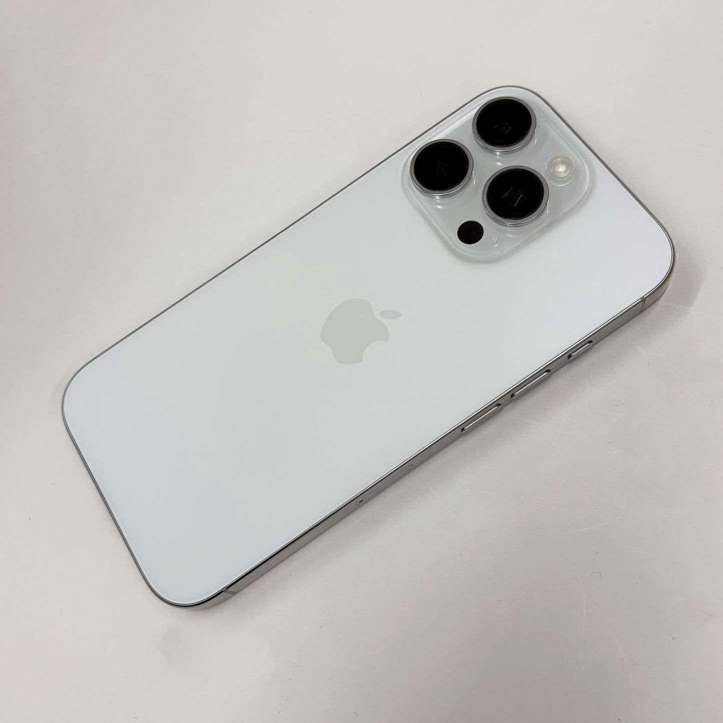 iPhone 16 Pro 256GB White Titanium A Grade 92% Battery T8652