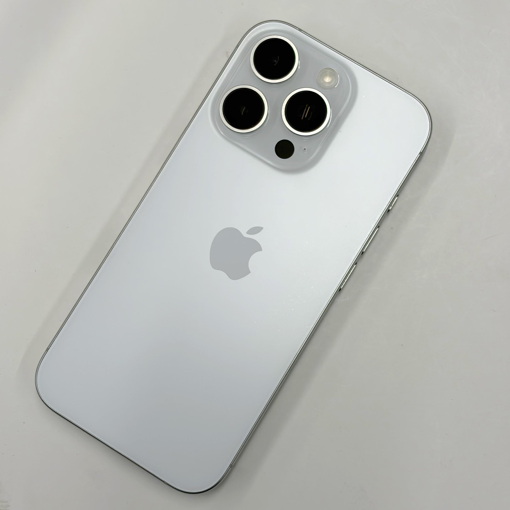 iPhone 16 Pro 256GB White Titanium A Grade 92% Battery T8688