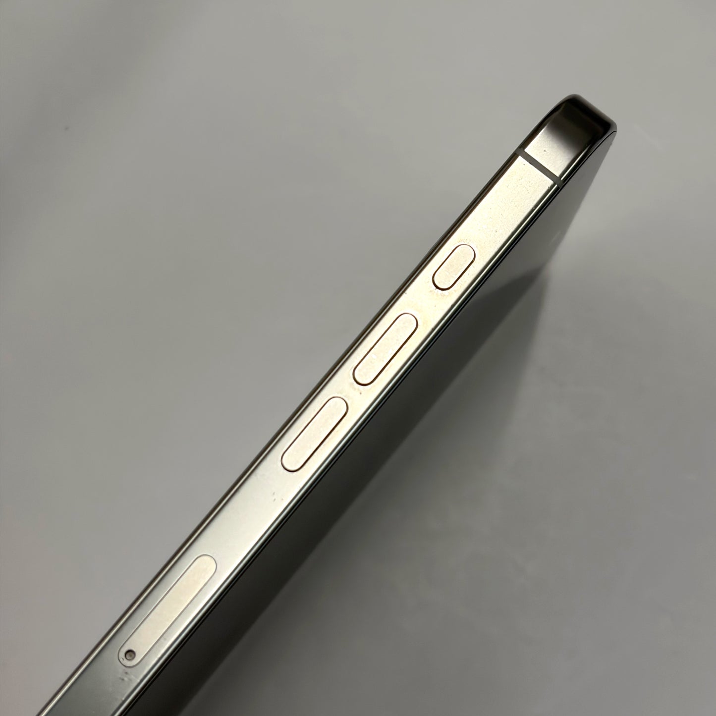 iPhone 16 Pro 256GB White Titanium A Grade 92% Battery T8688