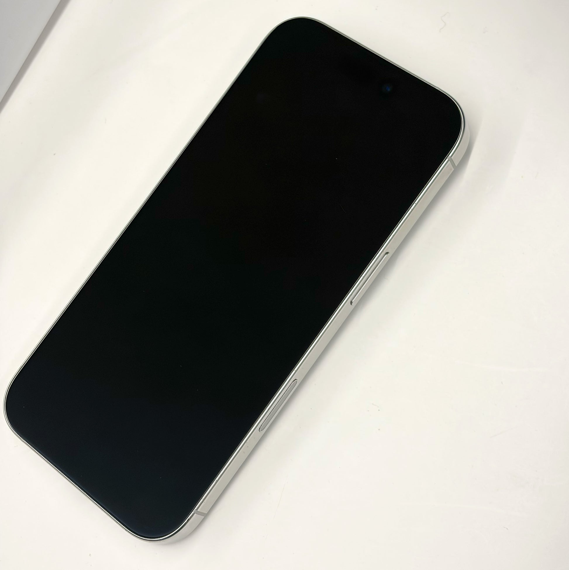 iPhone 16 Pro 256GB White Titanium A Grade 92% Battery T8688