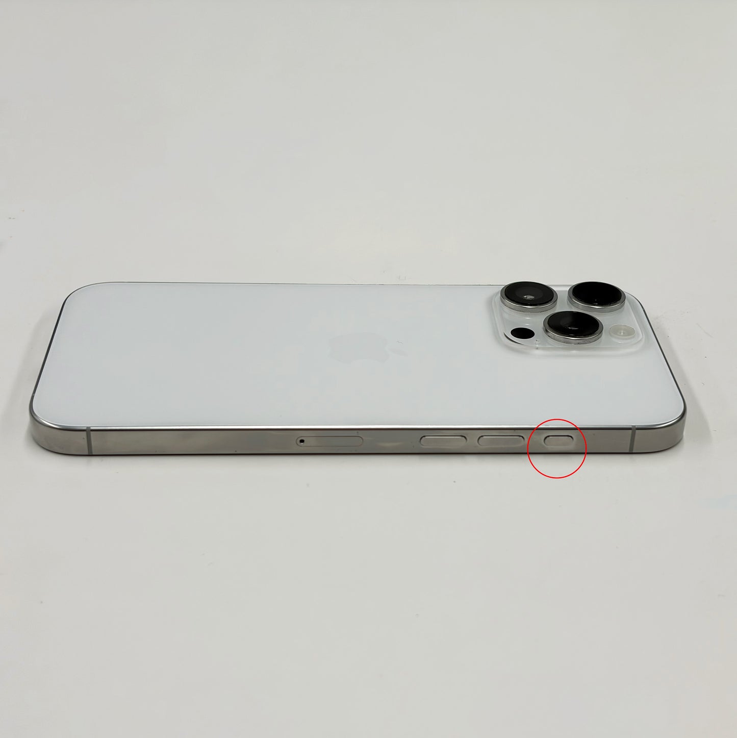 iPhone 16 Pro Max 256GB White Titanium A Grade 100% Battery T8657