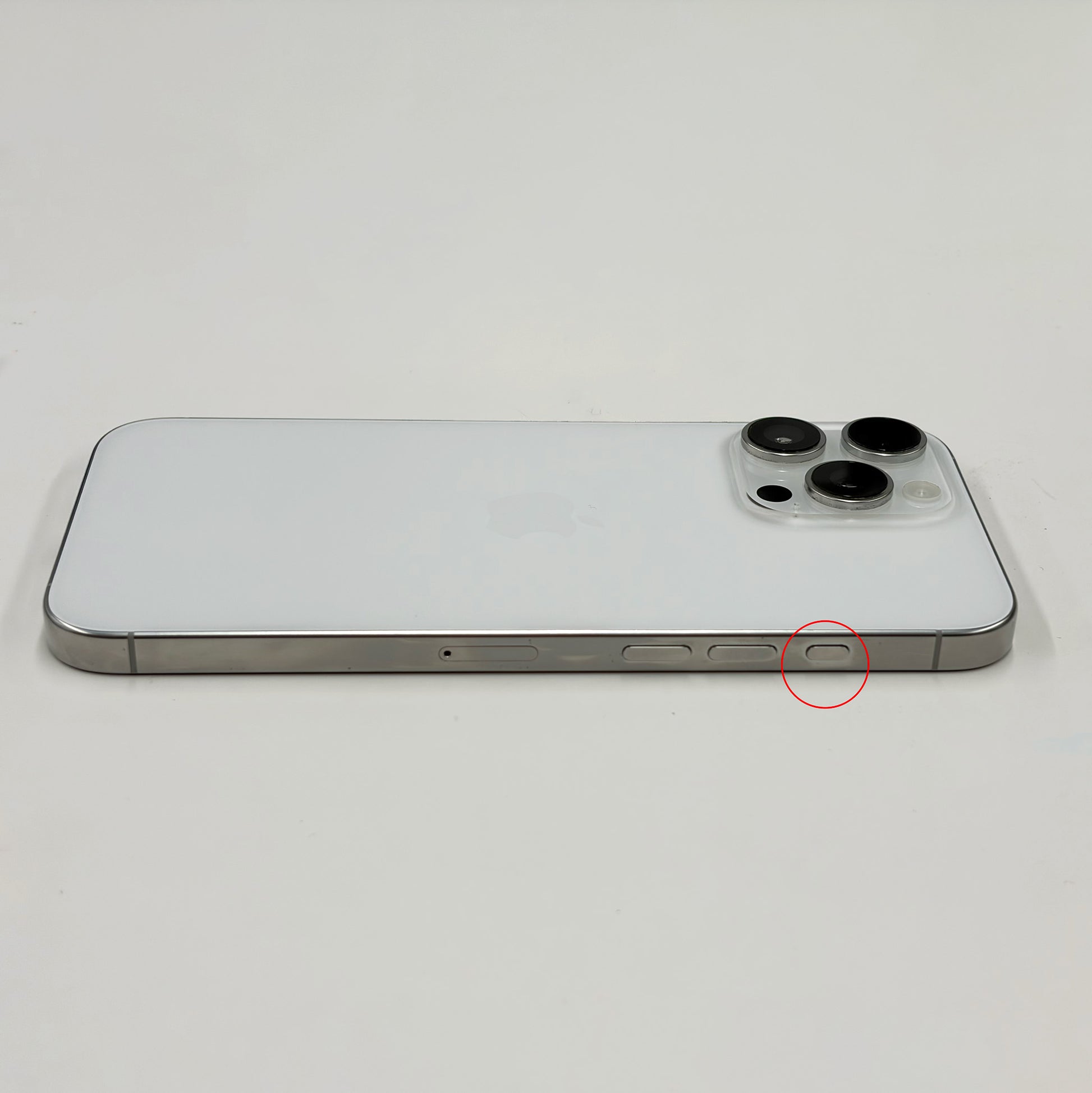 iPhone 16 Pro Max 256GB White Titanium A Grade 100% Battery T8657