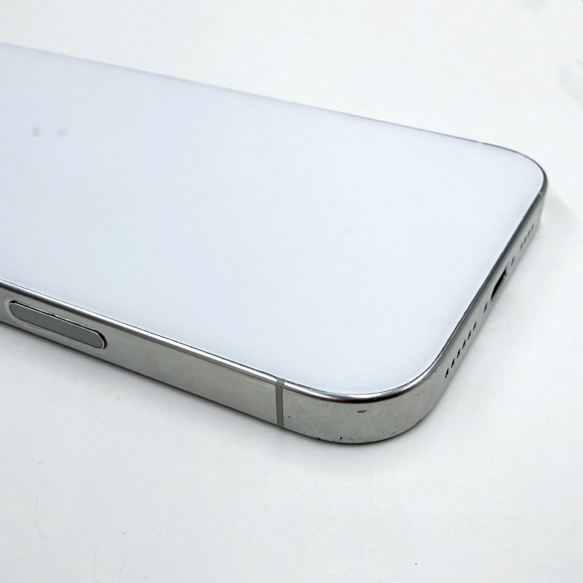 iPhone 16 Pro Max 512GB White Titanium 90% Battery (B Grade) T8972