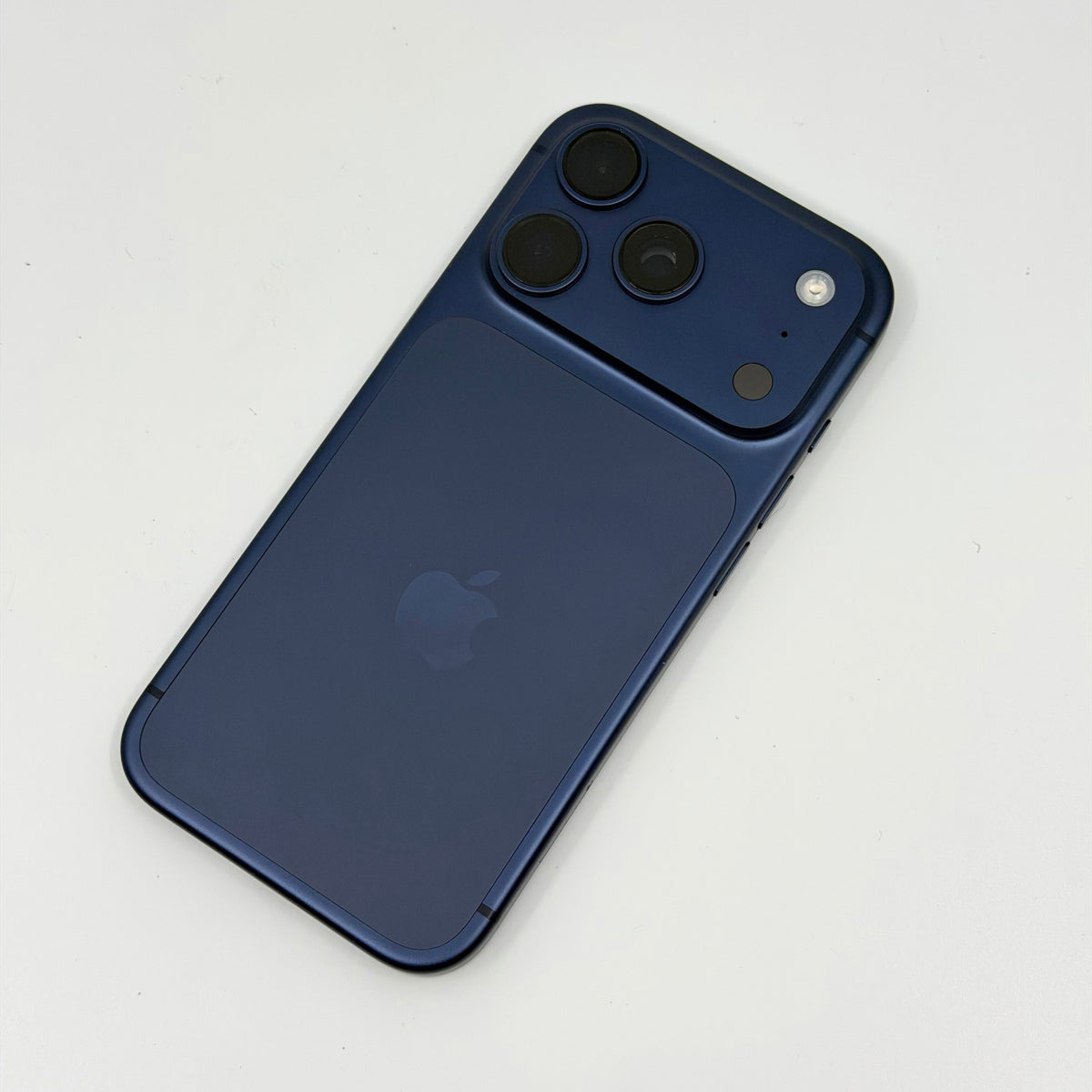 iPhone 17 Pro 1TB Deep Blue 100% Battery (A Grade) T8997
