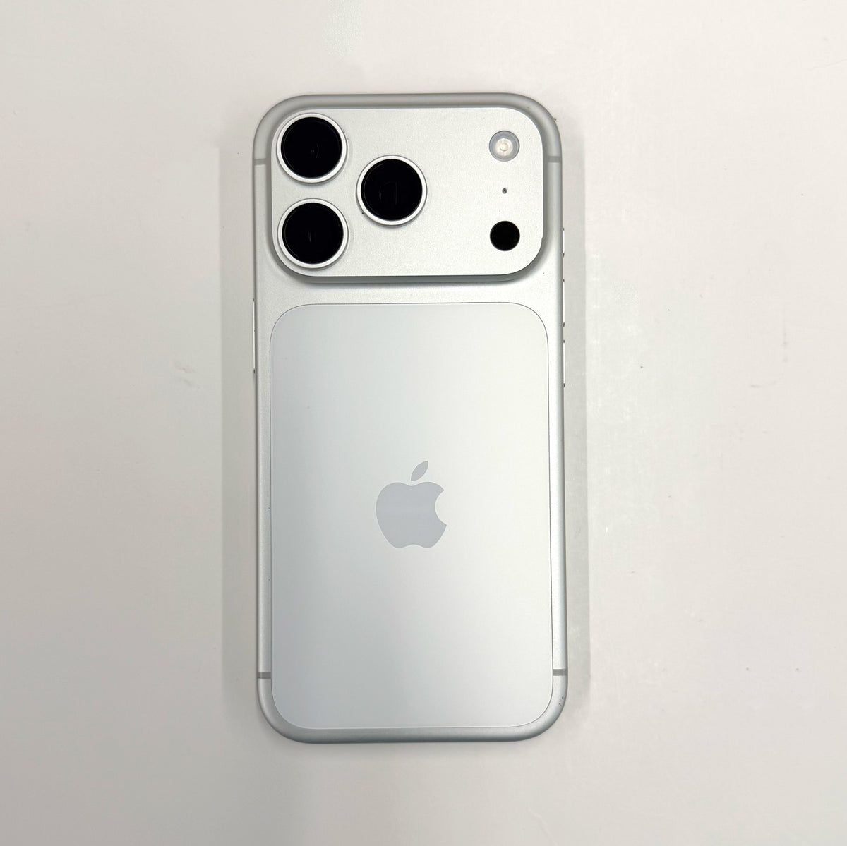 iPhone 17 Pro 256GB Silver 100% Battery (A Grade) T8975