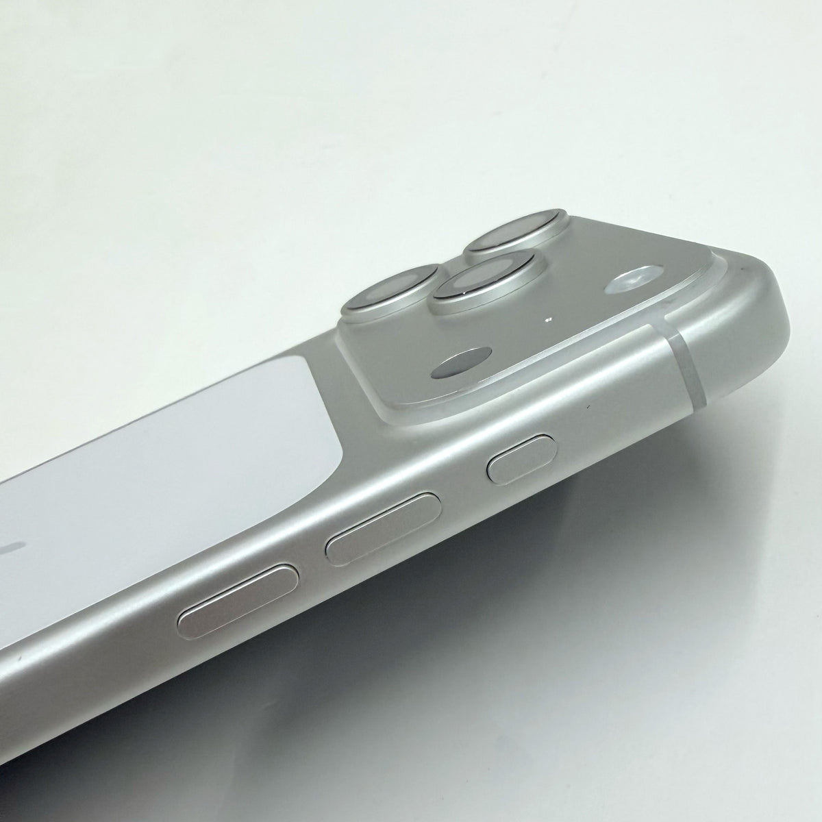 iPhone 17 Pro 256GB Silver 100% Battery (A Grade) T8975