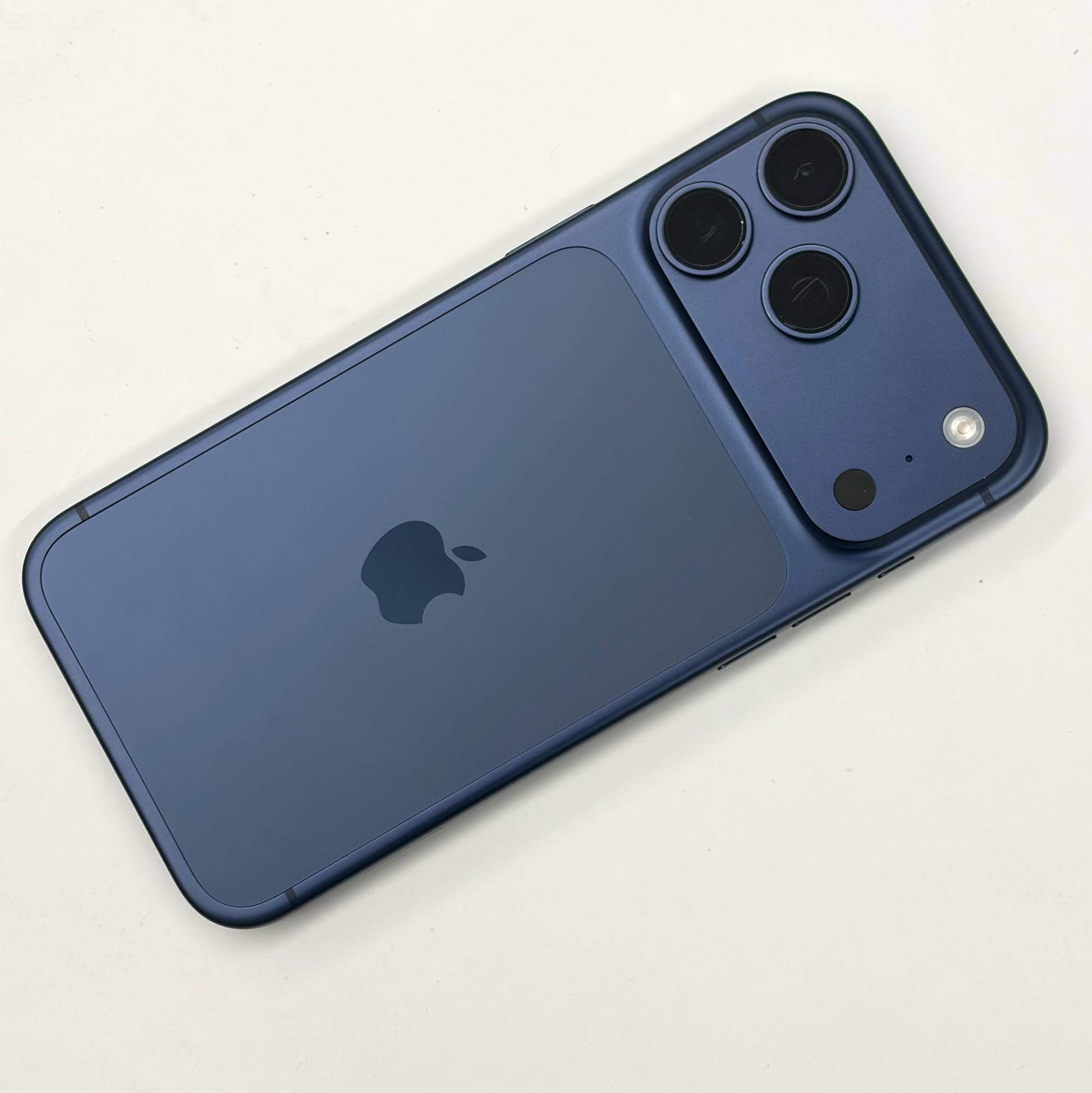 iPhone 17 Pro Max 256GB Deep Blue A Grade 100% Battery T8709