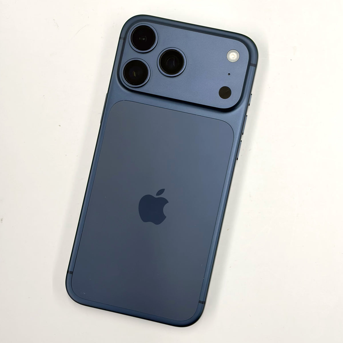iPhone 17 Pro Max 256GB Deep Blue A Grade 100% Battery T8919