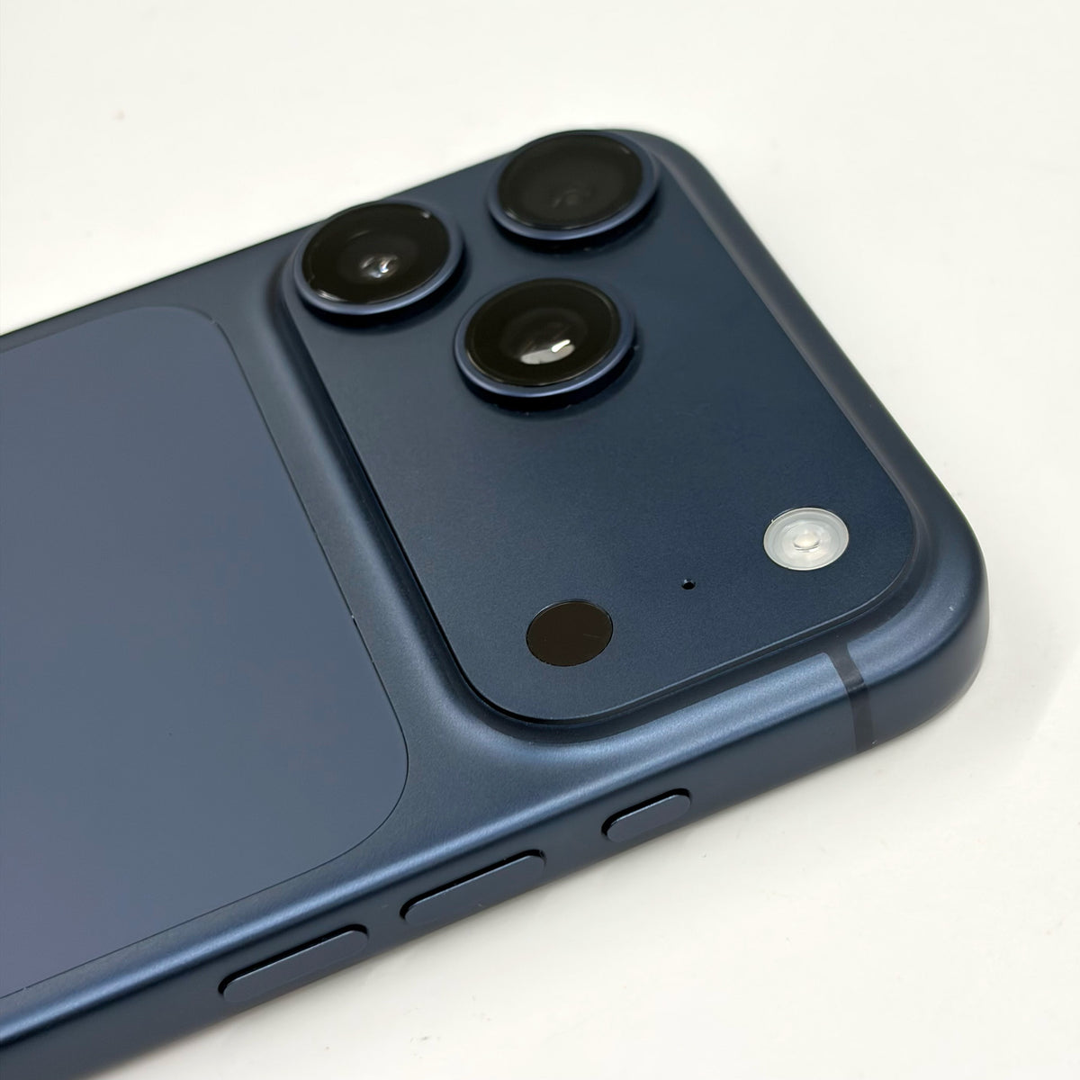 iPhone 17 Pro Max 256GB Deep Blue A Grade 100% Battery T8919