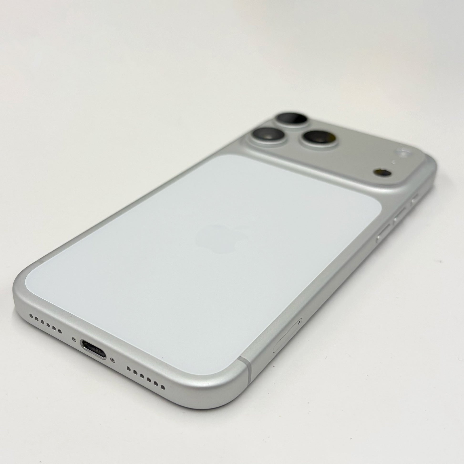 iPhone 17 Pro Max 256GB Silver A Grade 100% Battery T8653
