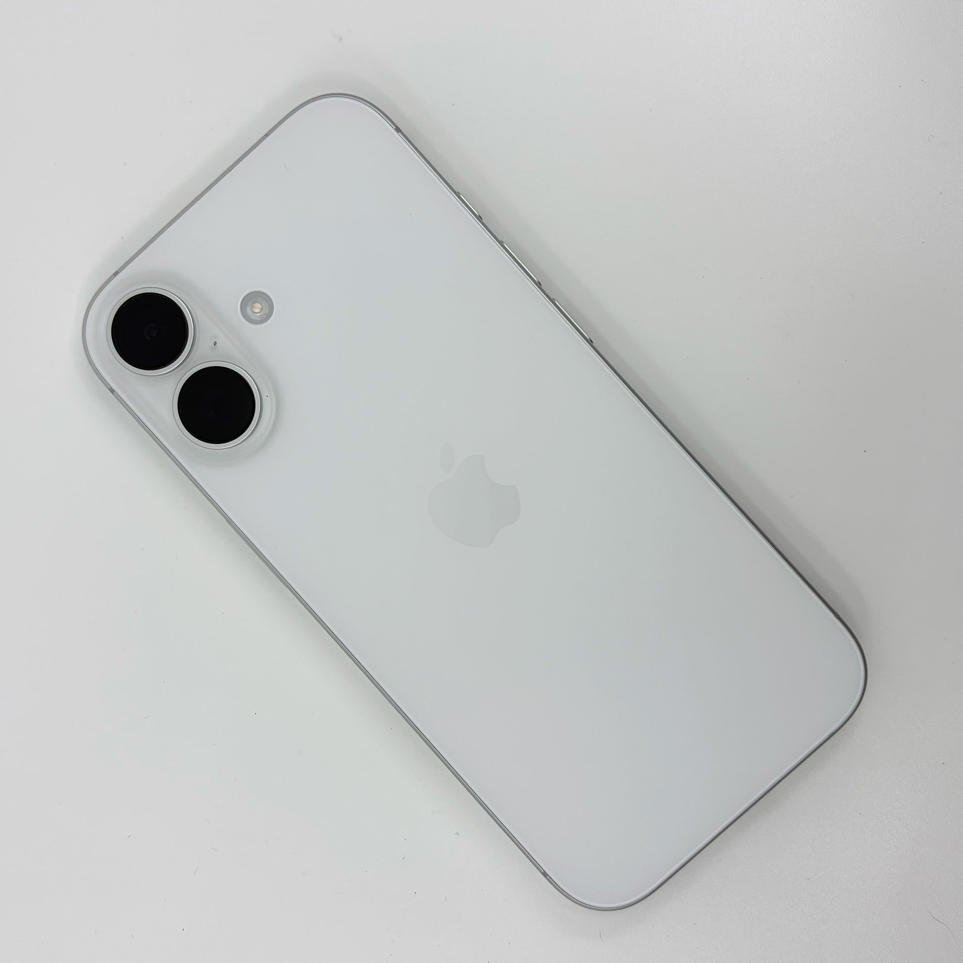 iPhone 17 White 256GB 100% Battery (A Grade) T8882