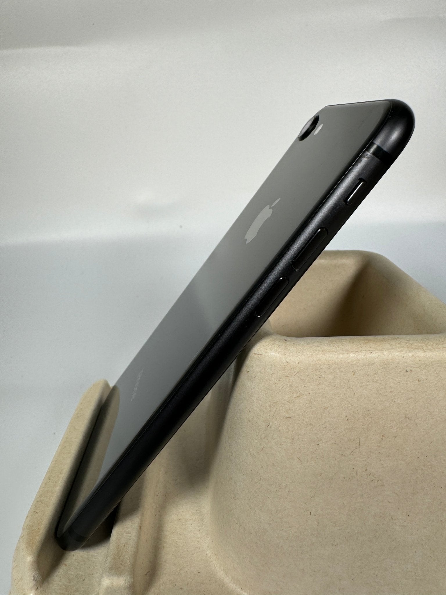 iPhone 8 - trade.com.au