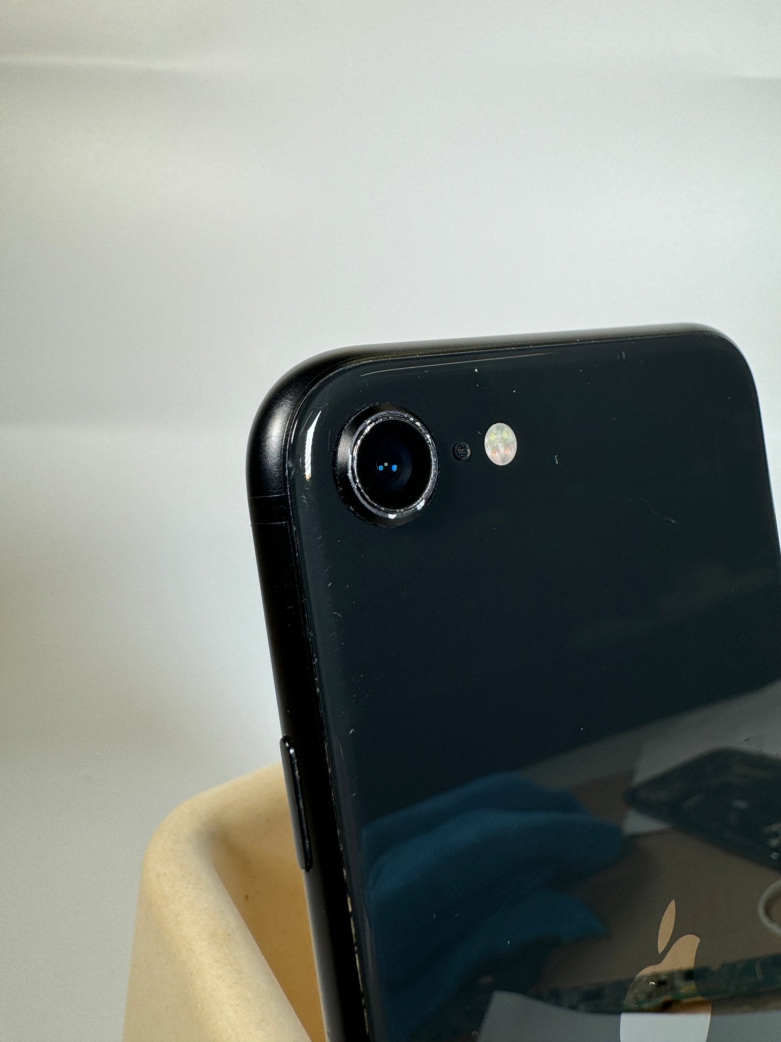 iPhone SE 2nd Gen - trade.com.au