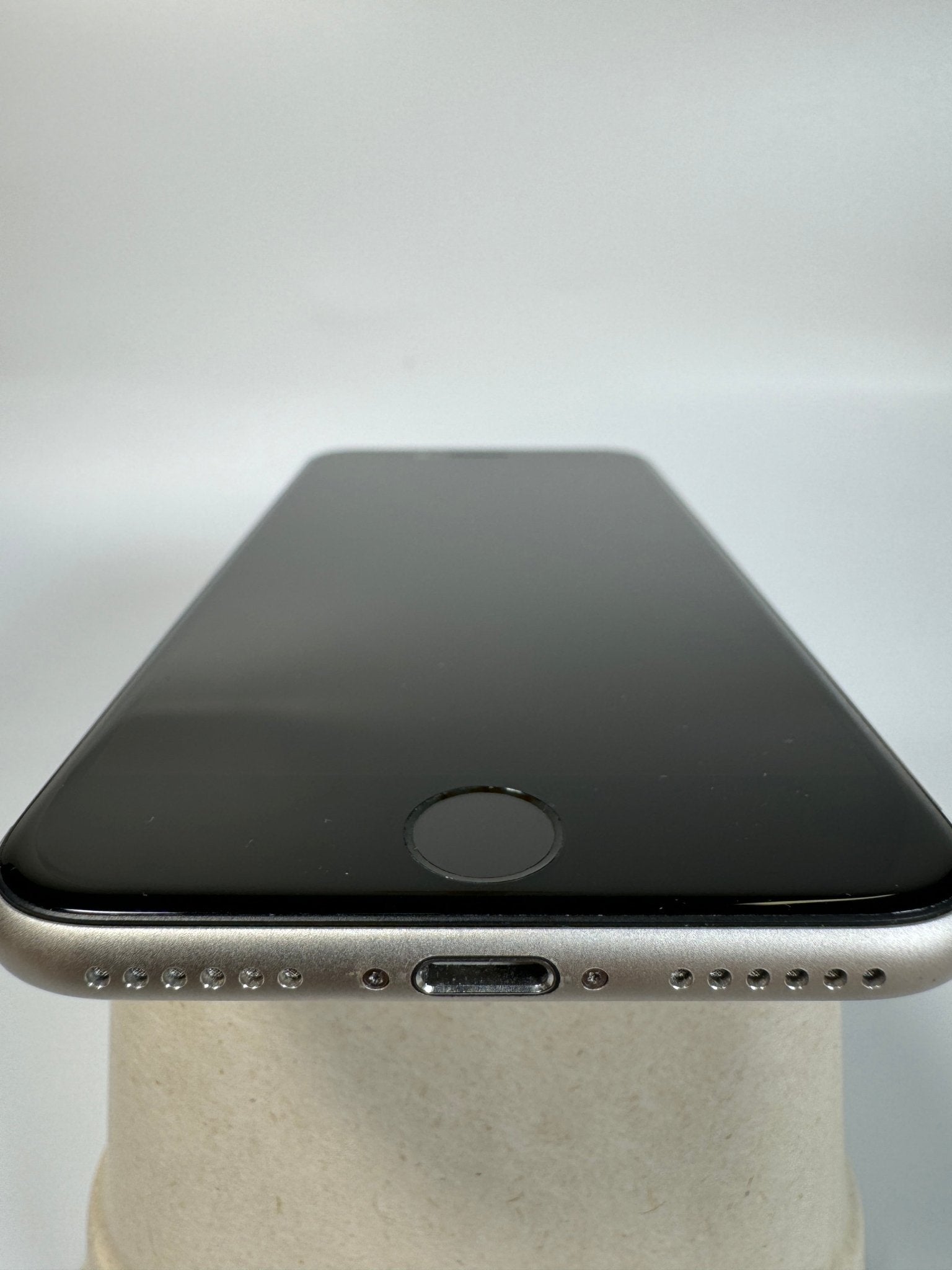 iPhone SE 3rd Gen - trade.com.au