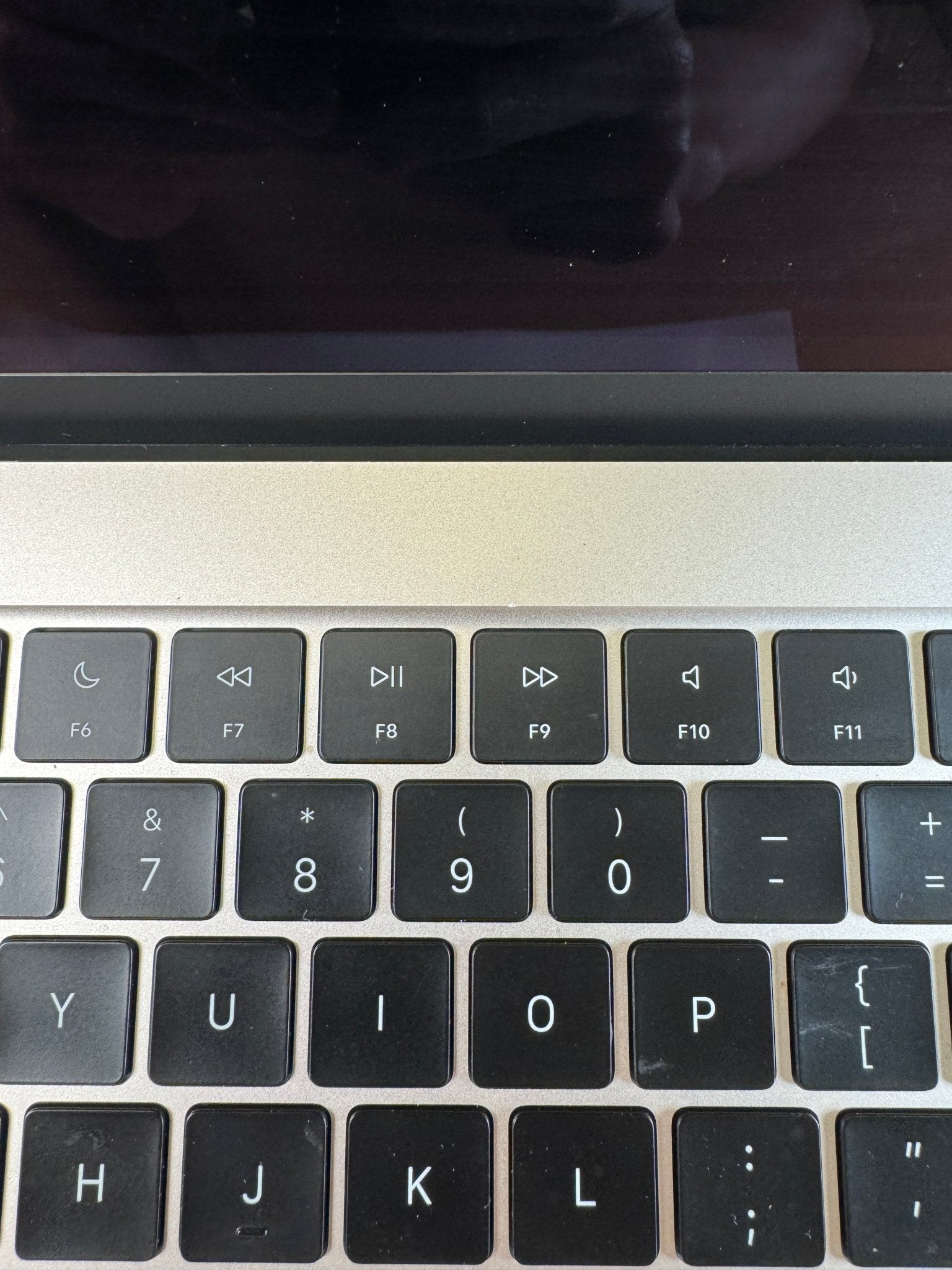 MacBook Air M2 15" A2941 - trade.com.au
