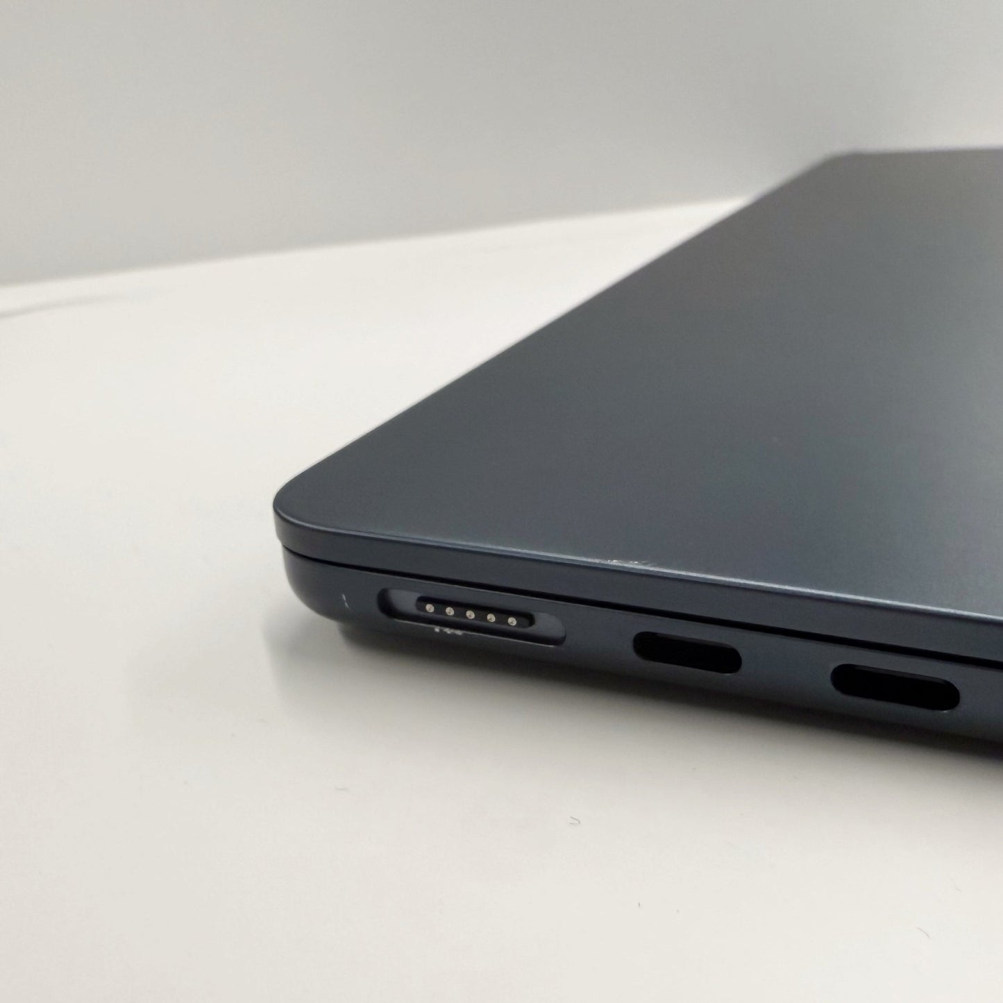 MacBook Air M3 13" (A3113) 256GB Midnight 2024 T8066 - trade.com.au