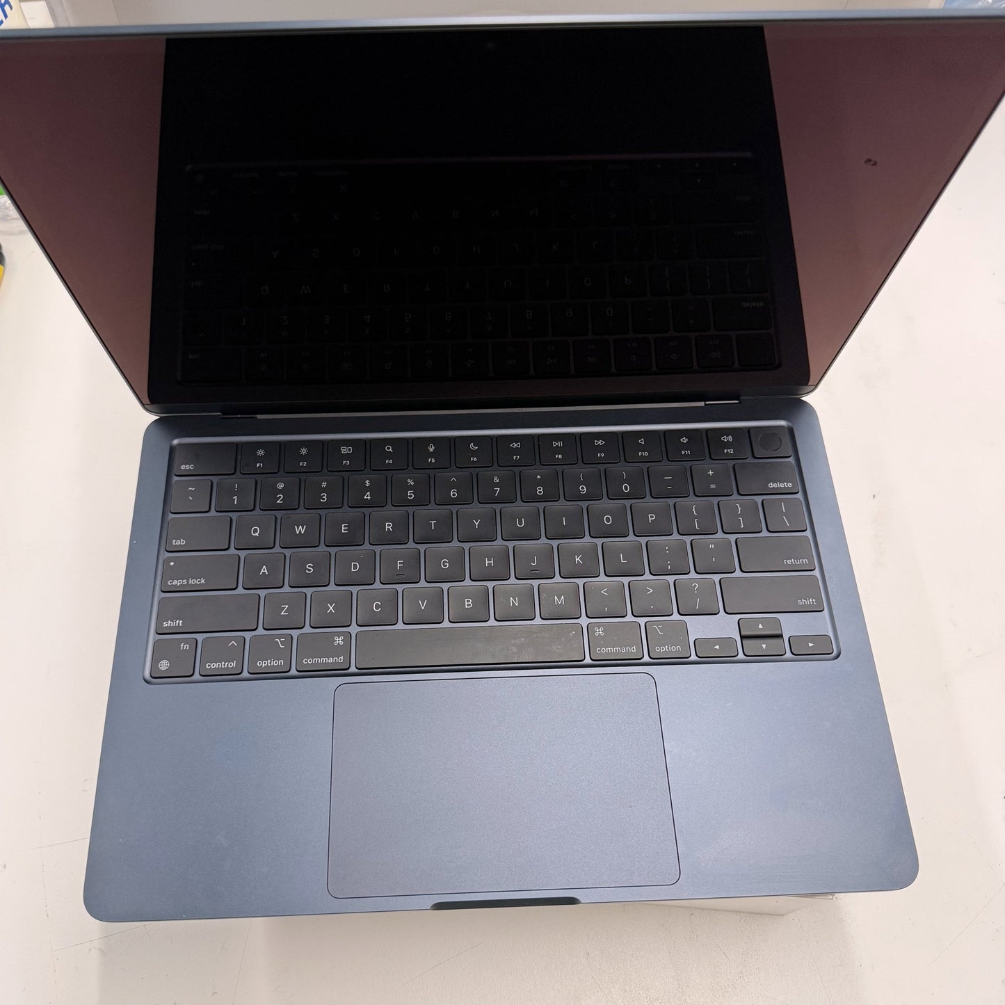 MacBook Air M3 13" (A3113) 256GB Midnight 2024 T8070 - trade.com.au