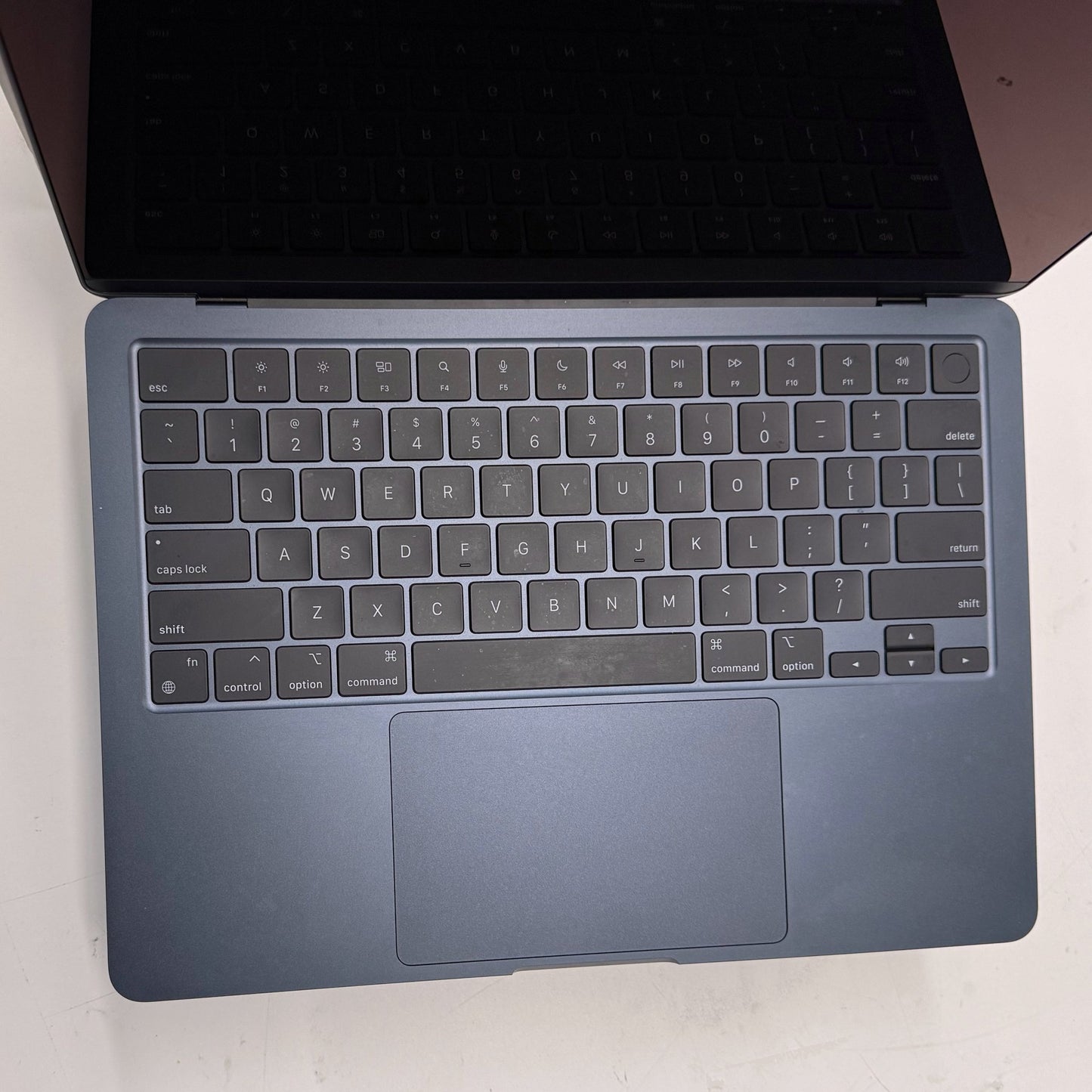 MacBook Air M3 13" (A3113) 256GB Midnight 2024 T8070 - trade.com.au