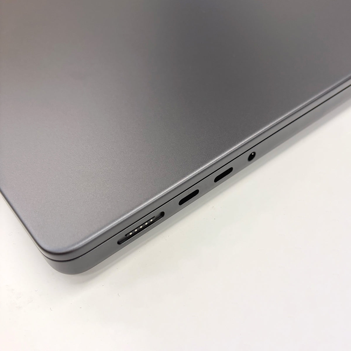 MacBook Pro M4 14" (A3112) 1TB 10-Core Space Black (A Grade) T8876