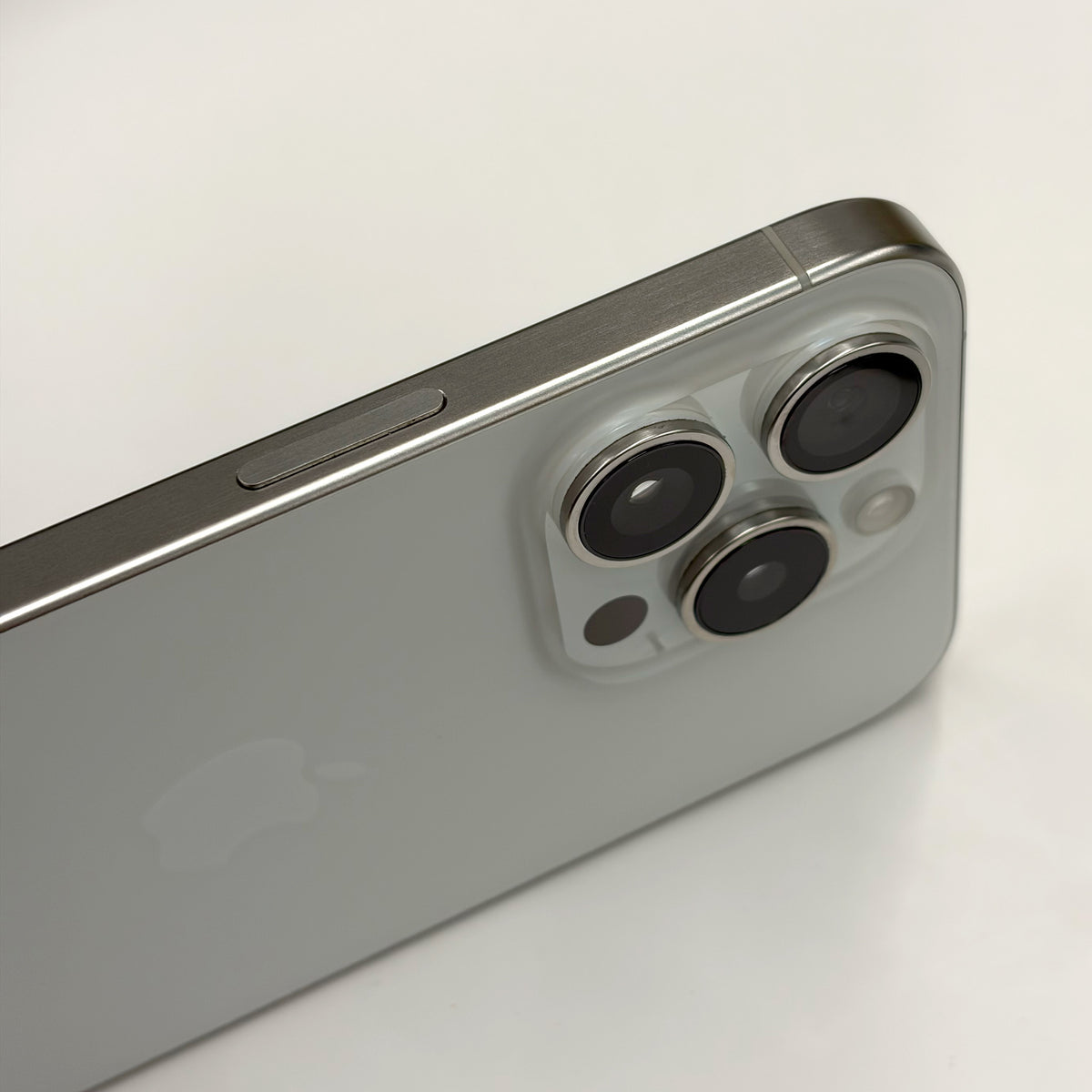 iPhone 15 Pro 256GB White Titanium A Grade 89% Battery T8640