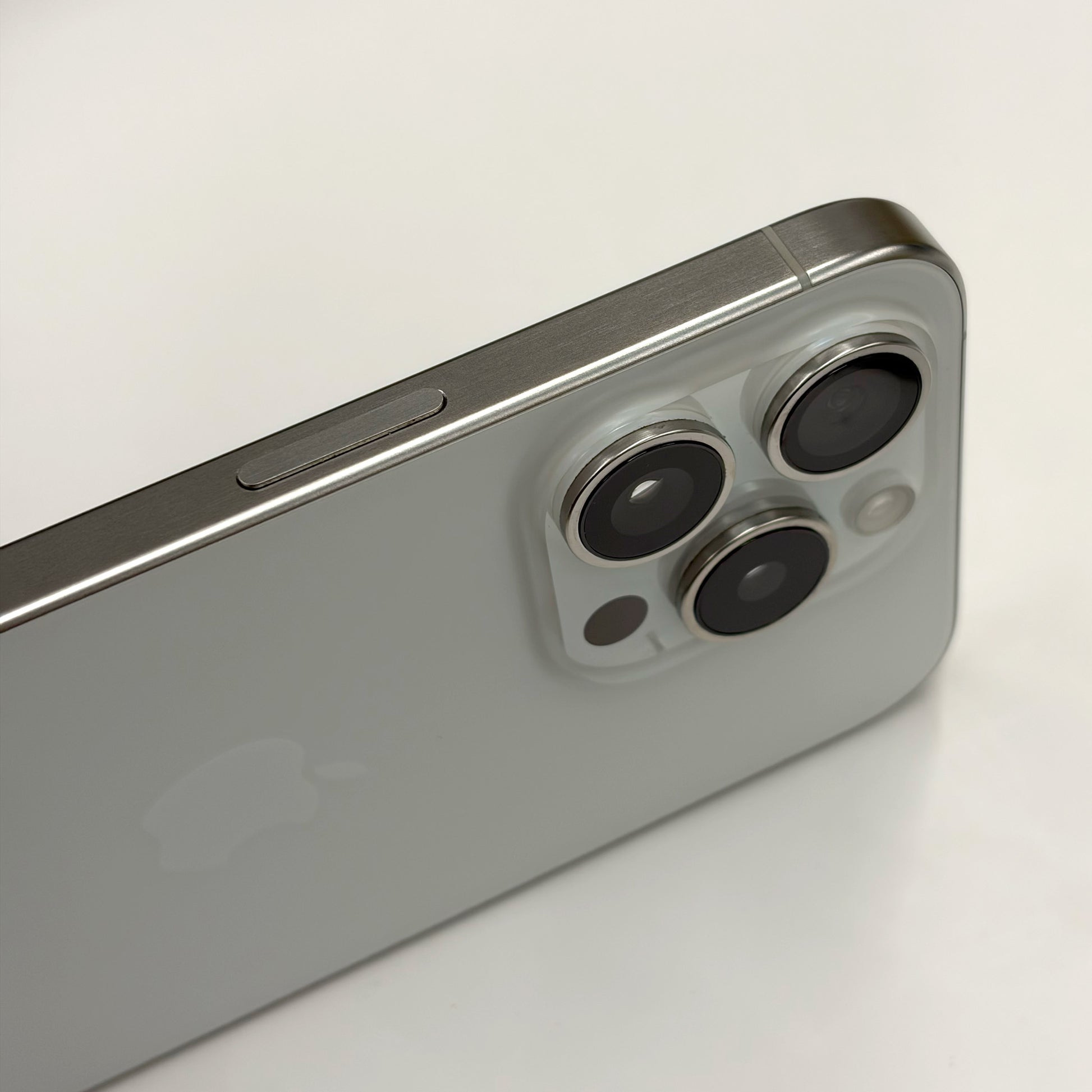 iPhone 15 Pro 256GB White Titanium A Grade 89% Battery T8640