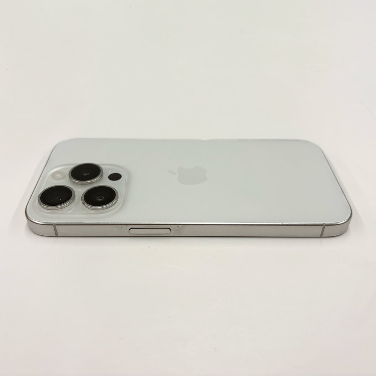 iPhone 15 Pro 256GB White Titanium 89% Battery B Grade T8669