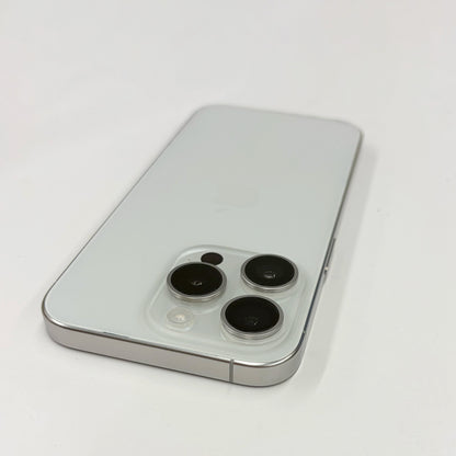 iPhone 15 Pro 256GB White Titanium 89% Battery B Grade T8669