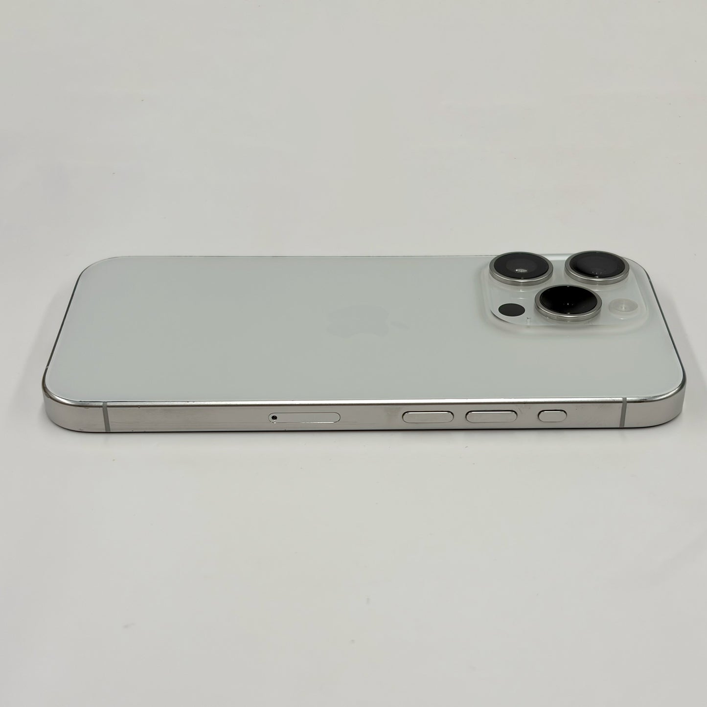 iPhone 15 Pro 256GB White Titanium 89% Battery B Grade T8669