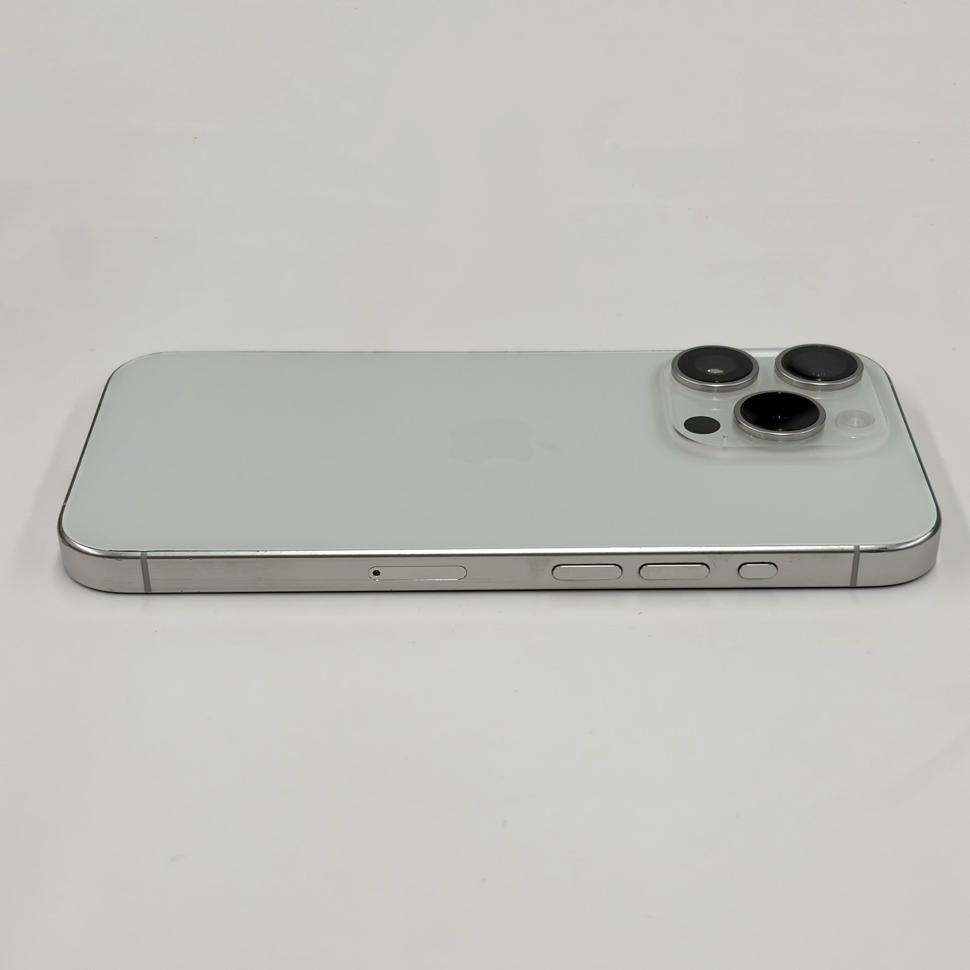 iPhone 15 Pro 256GB White Titanium 89% Battery B Grade T8669