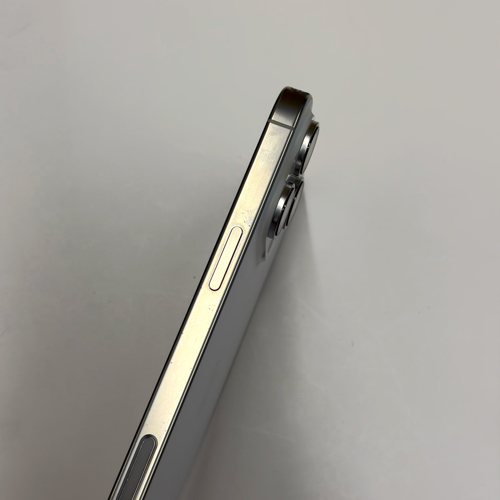 iPhone 16 Pro Max 256GB White Titanium A Grade 100% Battery T8649