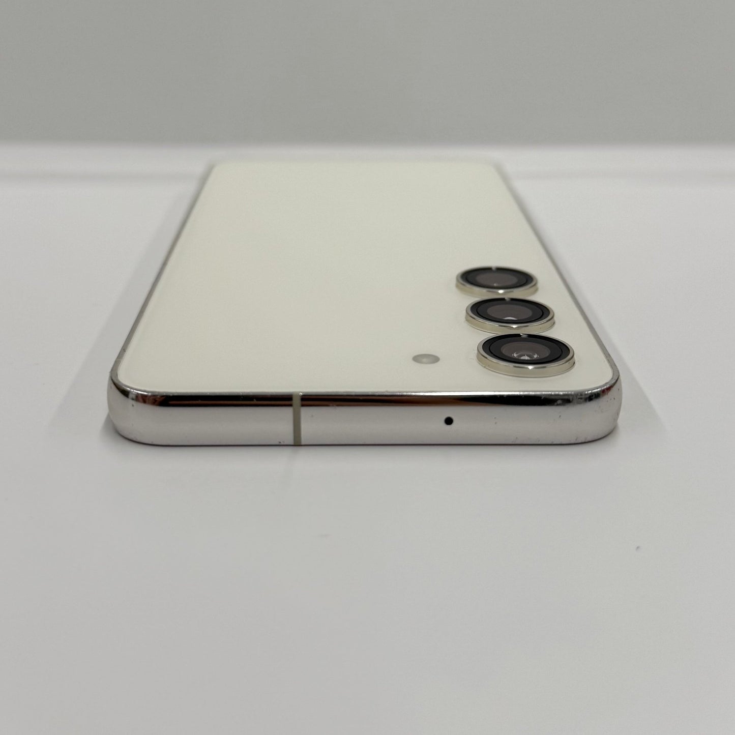 Samsung Galaxy S23 128GB Cream T8078 - trade.com.au