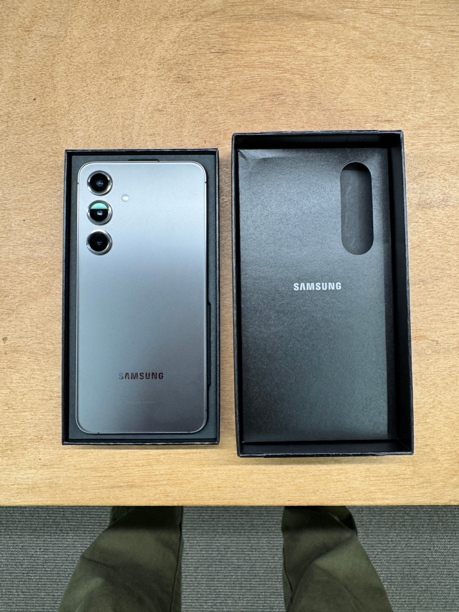 Samsung Galaxy S24 256GB - As New - trade.com.au